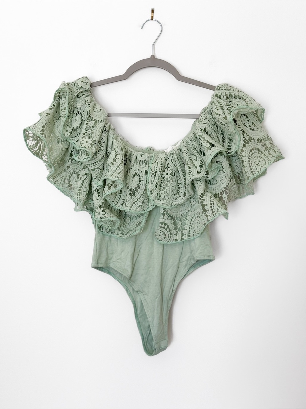 NWT Klesis Sage Green Lace Ruffle Off Shoulder Bodysuit – Size Medium